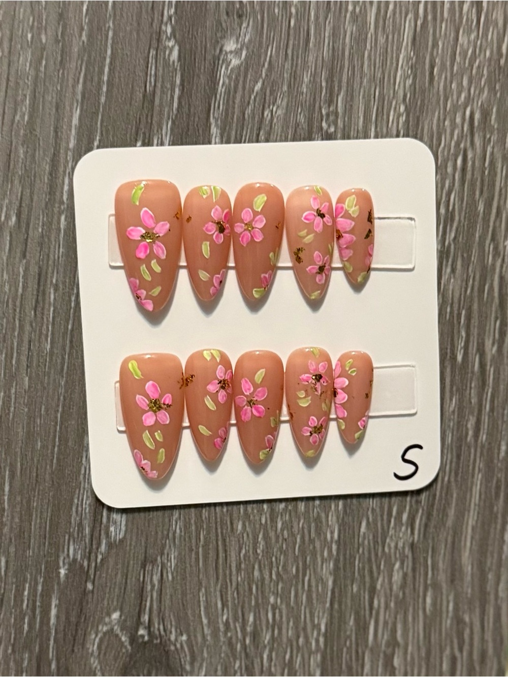 Floral Pink Press-On Nail Set